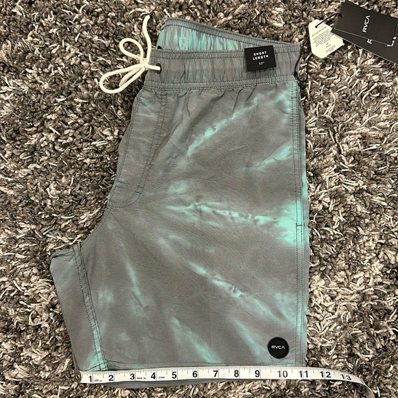 New RVCA VA Elastic Manic Shorts - Picture 5 of 12